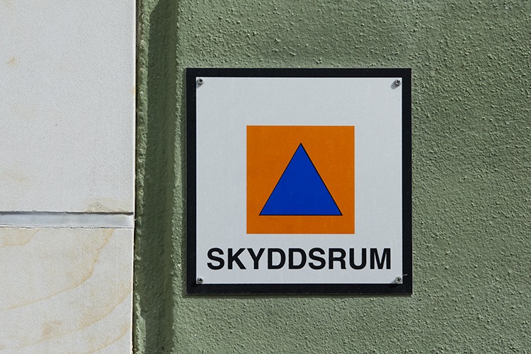 Skylt-skyddsrum-Hitta-till-skyddsrum